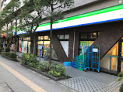 ファミリーマート明大前北店