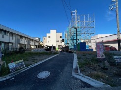 現地入口前面道路