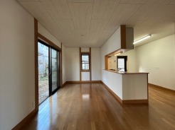 リビング側からみたキッチン