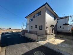 現地外観（駐車場）