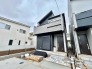 1号棟 洗練されたモノトーンの外観デザインが周囲の街並みに映え、落ち着いた佇まいと高いデザイン性を感じさせる住まいです
